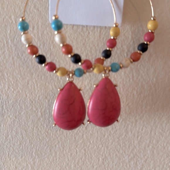 🎉💕 NEW Mollie Large Gold Multicolor Beaded Hoop Teardrop Earrings - Picture 3 of 4